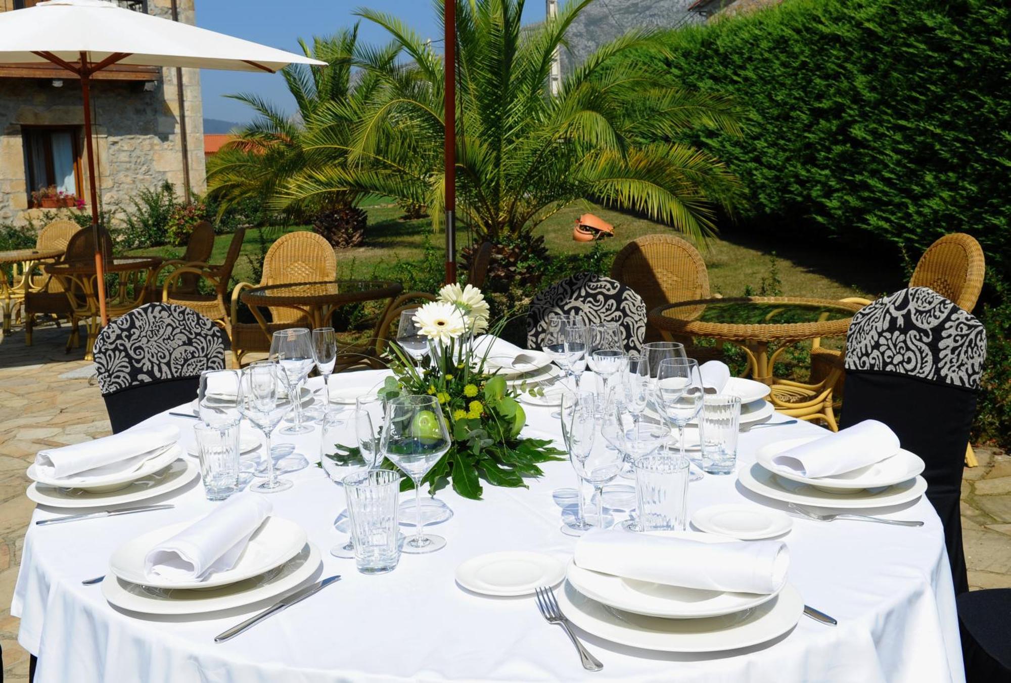 Hotel Palacio Garcia Quijano Corrales De Buelna Экстерьер фото
